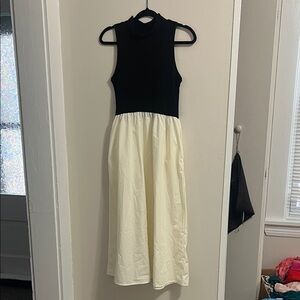Elegant Black and White Sleeveless Dress